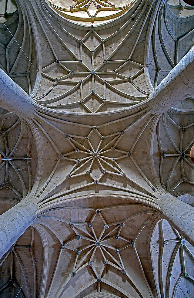 Bóvedas de la nave central de la Iglesia de Santa María, Fuenmayor.